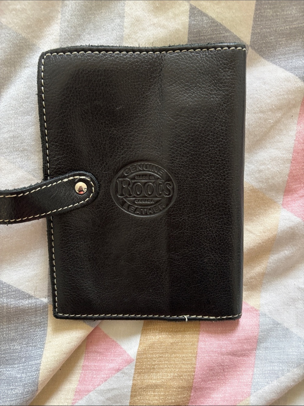 Roots genuine leather Black Bifold passport wallet with Stitch Detail - Picture 2 of 7